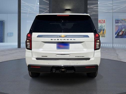 Iridescent Pearl Tricoat 2021 Chevrolet Suburban Premier