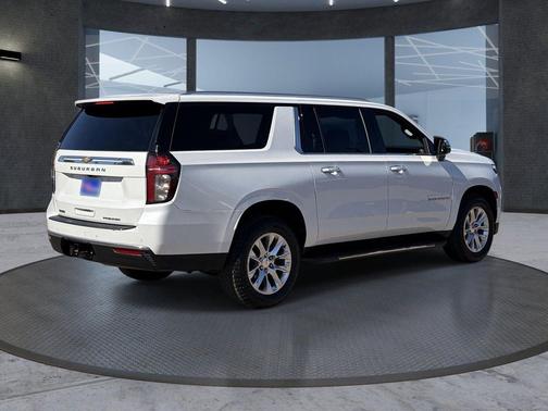 Iridescent Pearl Tricoat 2021 Chevrolet Suburban Premier