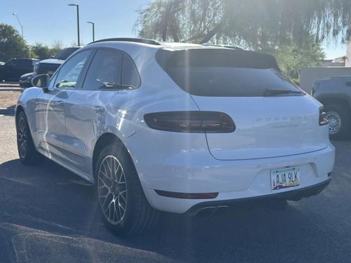 2017 Porsche Macan Turbo