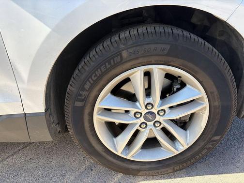 White 2018 Ford Edge SEL