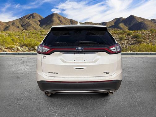 White 2018 Ford Edge SEL