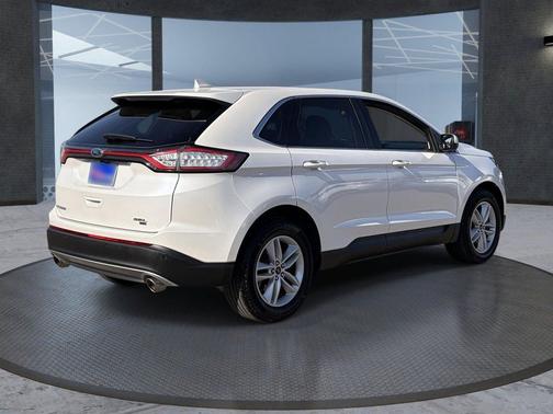 White 2018 Ford Edge SEL