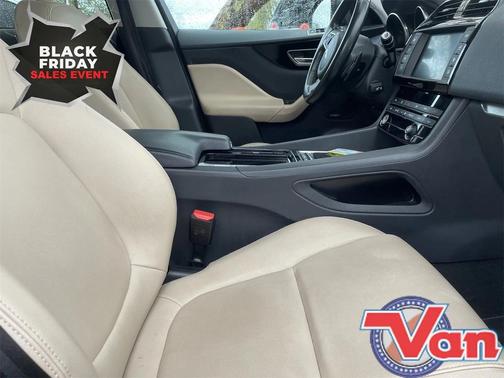 2018 Jaguar F-PACE 30t Premium