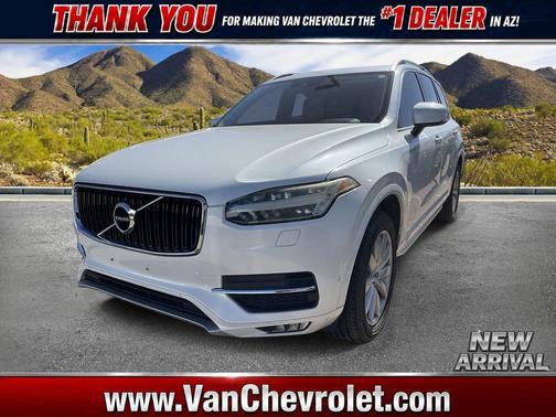 Crystal White Pearl 2016 Volvo XC90 T6 Momentum