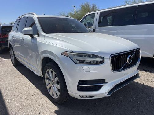 Crystal White Pearl 2016 Volvo XC90 T6 Momentum