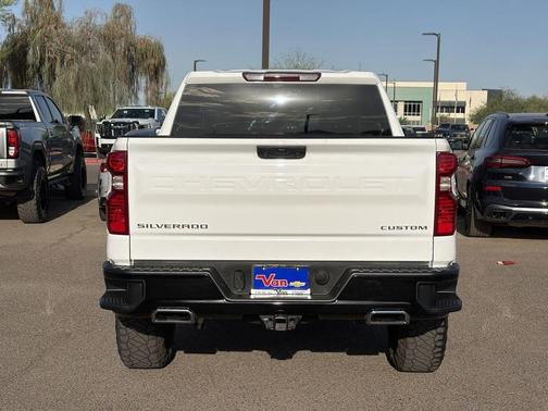 Summit White 2023 Chevrolet Silverado 1500 Custom Trail Boss