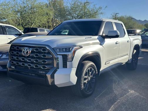 2025 Toyota Tundra Hybrid Platinum