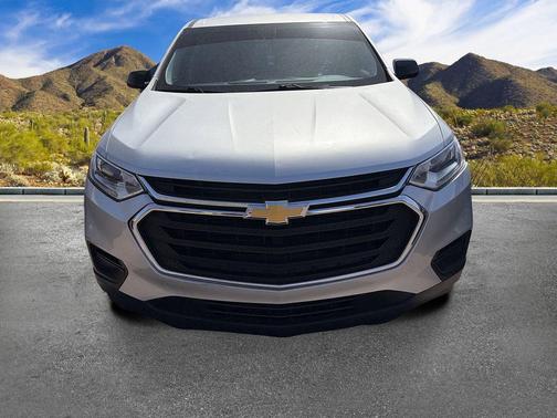Silver Ice Metallic 2018 Chevrolet Traverse LS