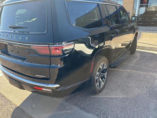 2023 Jeep Wagoneer Series III 4x4