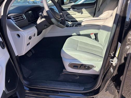 2023 Jeep Wagoneer Series III 4x4