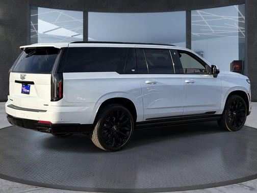 Vibrant White Tricoat 2026 Cadillac Escalade ESV Sport