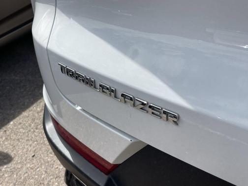 Summit White 2023 Chevrolet Trailblazer ACTIV