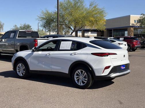 Summit White 2026 Buick Envista Preferred FWD