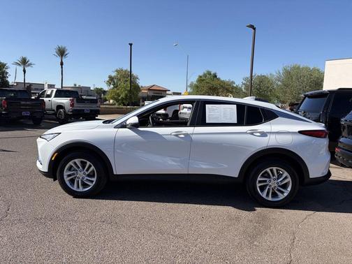 Summit White 2026 Buick Envista Preferred FWD