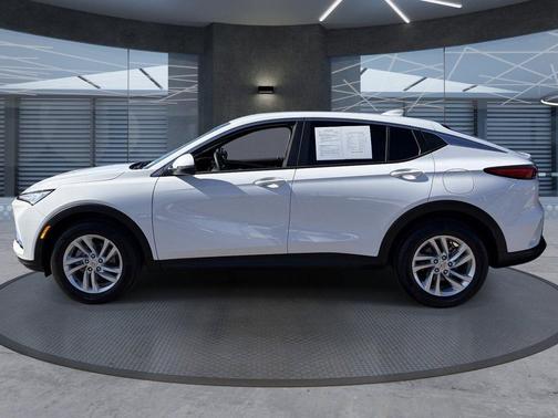 Summit White 2026 Buick Envista Preferred FWD