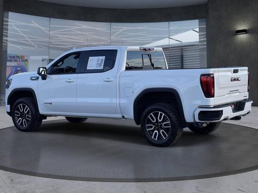 Summit White 2025 GMC Sierra 1500 AT4