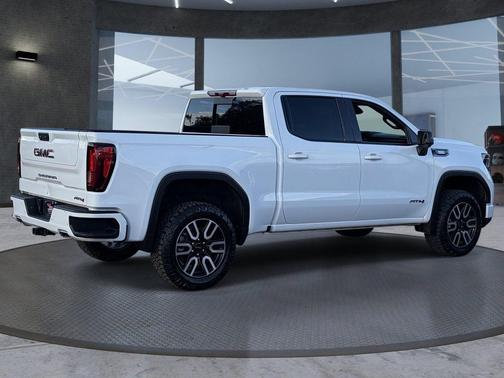 Summit White 2025 GMC Sierra 1500 AT4