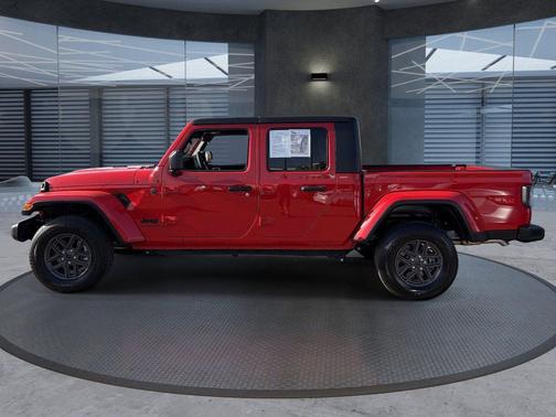Firecracker Red Clearcoat 2025 Jeep Gladiator Sport S