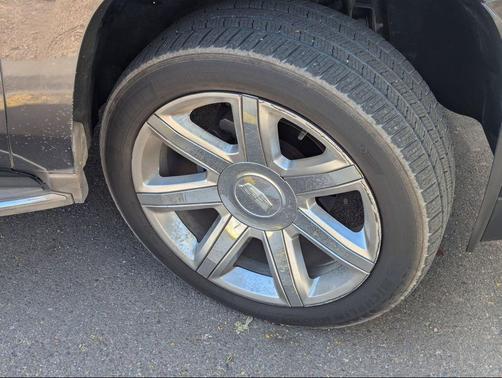 Dark Granite Metallic 2017 Cadillac Escalade Luxury