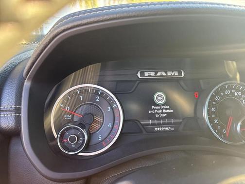 2024 RAM 2500 Laramie Crew Cab 4x4 6'4' Box