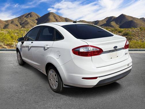 Oxford White 2019 Ford Fiesta S