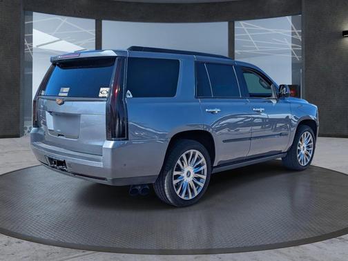 2018 Cadillac Escalade Premium Luxury