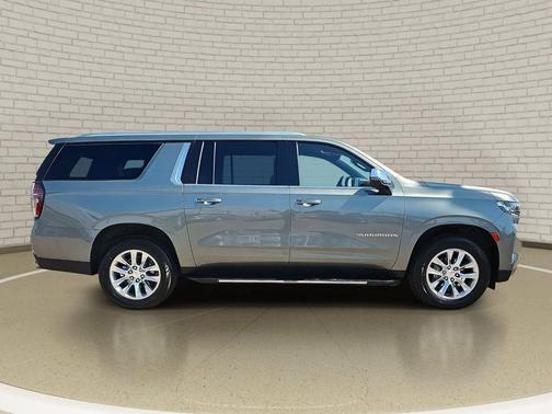 Silver Sage Metallic 2023 Chevrolet Suburban Premier