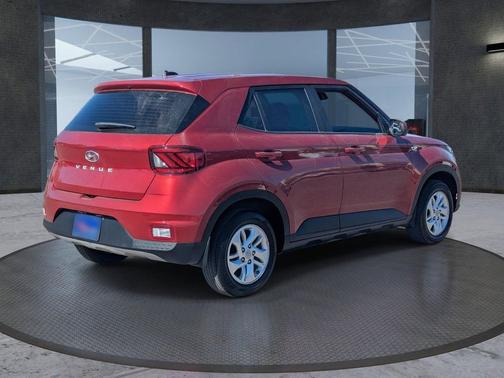 2025 Hyundai VENUE SE