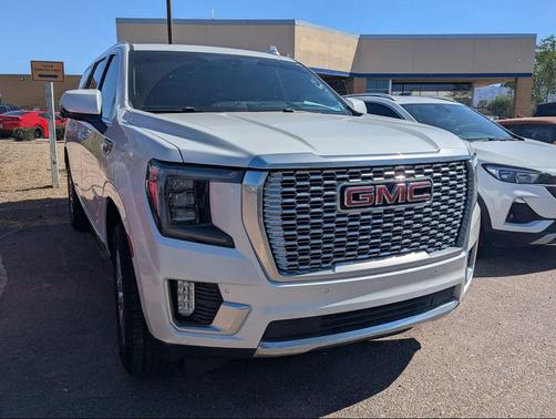 White Frost Tricoat 2022 GMC Yukon XL Denali