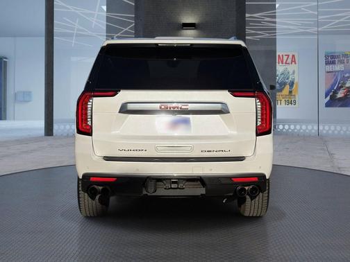 White Frost Tricoat 2022 GMC Yukon XL Denali