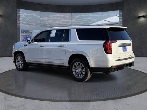 White Frost Tricoat 2022 GMC Yukon XL Denali