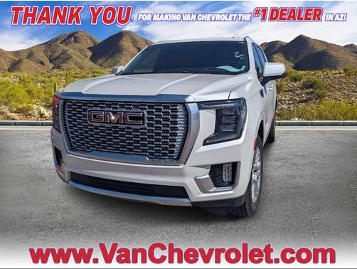 White Frost Tricoat 2022 GMC Yukon XL Denali