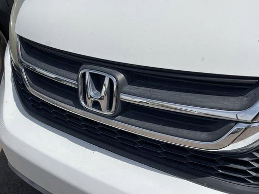 Alabaster Silver Metallic 2011 Honda CR-V LX