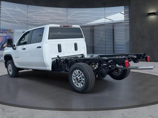 Summit White 2026 Chevrolet Silverado 2500 WT