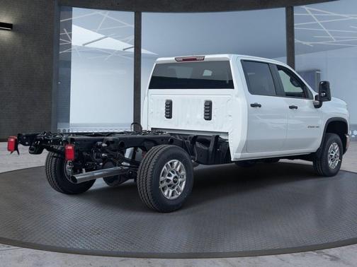 Summit White 2026 Chevrolet Silverado 2500 WT