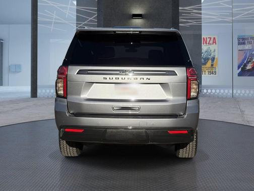 Evergreen Gray Metallic 2022 Chevrolet Suburban 4WD Z71