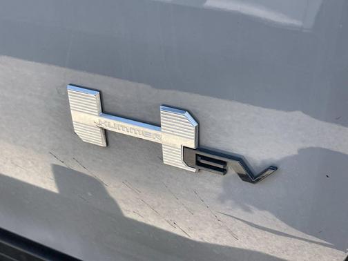 Meteorite Metallic (Grey) 2025 GMC HUMMER EV SUV 2X