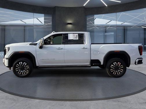 Glacier White Tricoat 2026 GMC Sierra 2500 Denali Ultimate