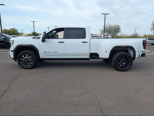 2026 GMC Sierra 3500 Denali