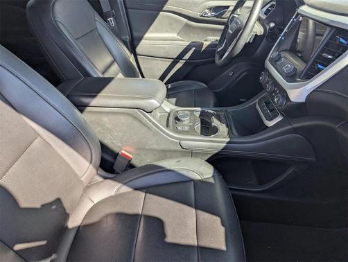 2023 GMC Acadia FWD SLT