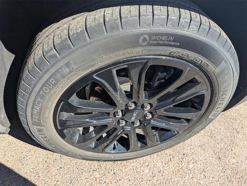 2023 GMC Acadia FWD SLT