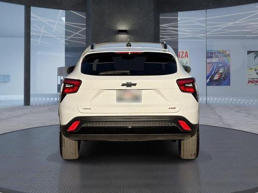 Summit White 2025 Chevrolet Trax FWD 2RS