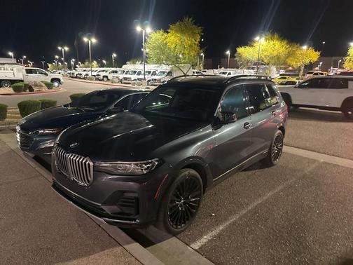 Arctic Grey Metallic 2021 BMW X7 xDrive40i