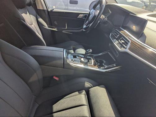 Arctic Grey Metallic 2021 BMW X7 xDrive40i