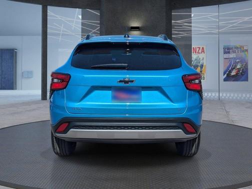 Marina Blue Metallic 2026 Chevrolet Trax LT