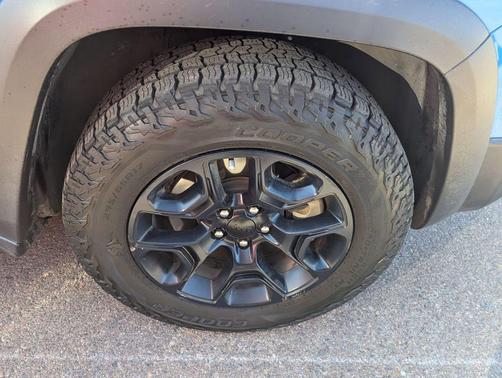 Hydro Blue Pearlcoat 2021 Jeep Cherokee Trailhawk