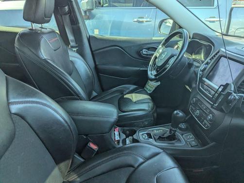 Hydro Blue Pearlcoat 2021 Jeep Cherokee Trailhawk