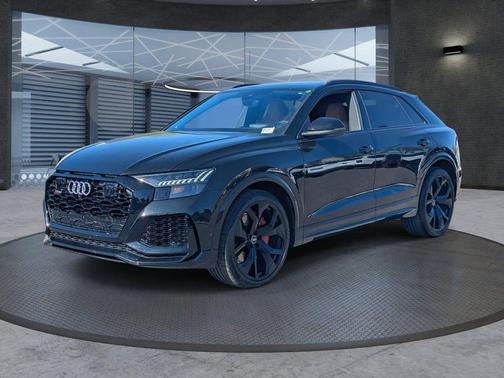 Mythos Black Metallic 2022 Audi RS Q8 4.0T