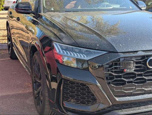 Mythos Black Metallic 2022 Audi RS Q8 4.0T
