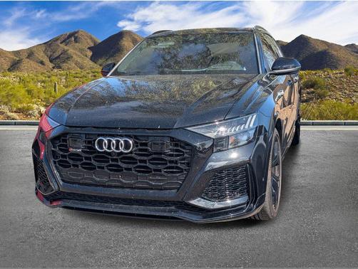 Mythos Black Metallic 2022 Audi RS Q8 4.0T
